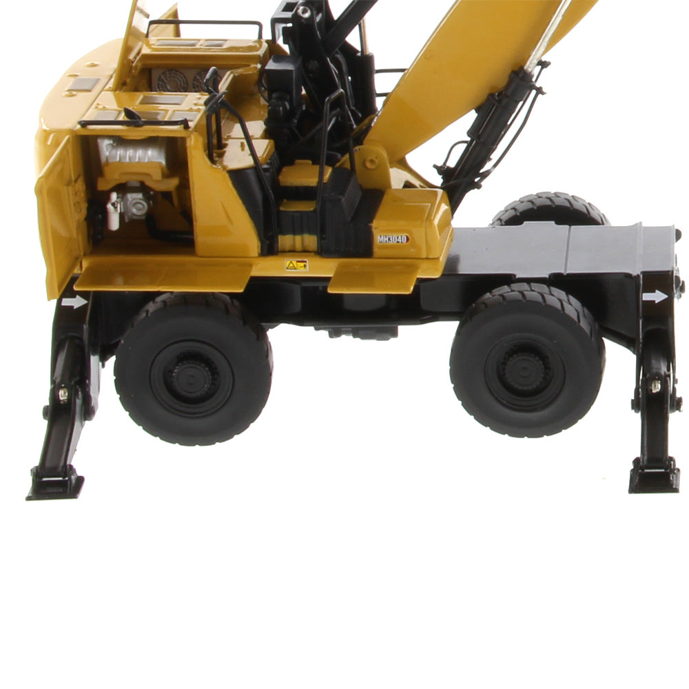 1/50 Scale Diecast Masters Cat MH3040 Material Handler – Titan