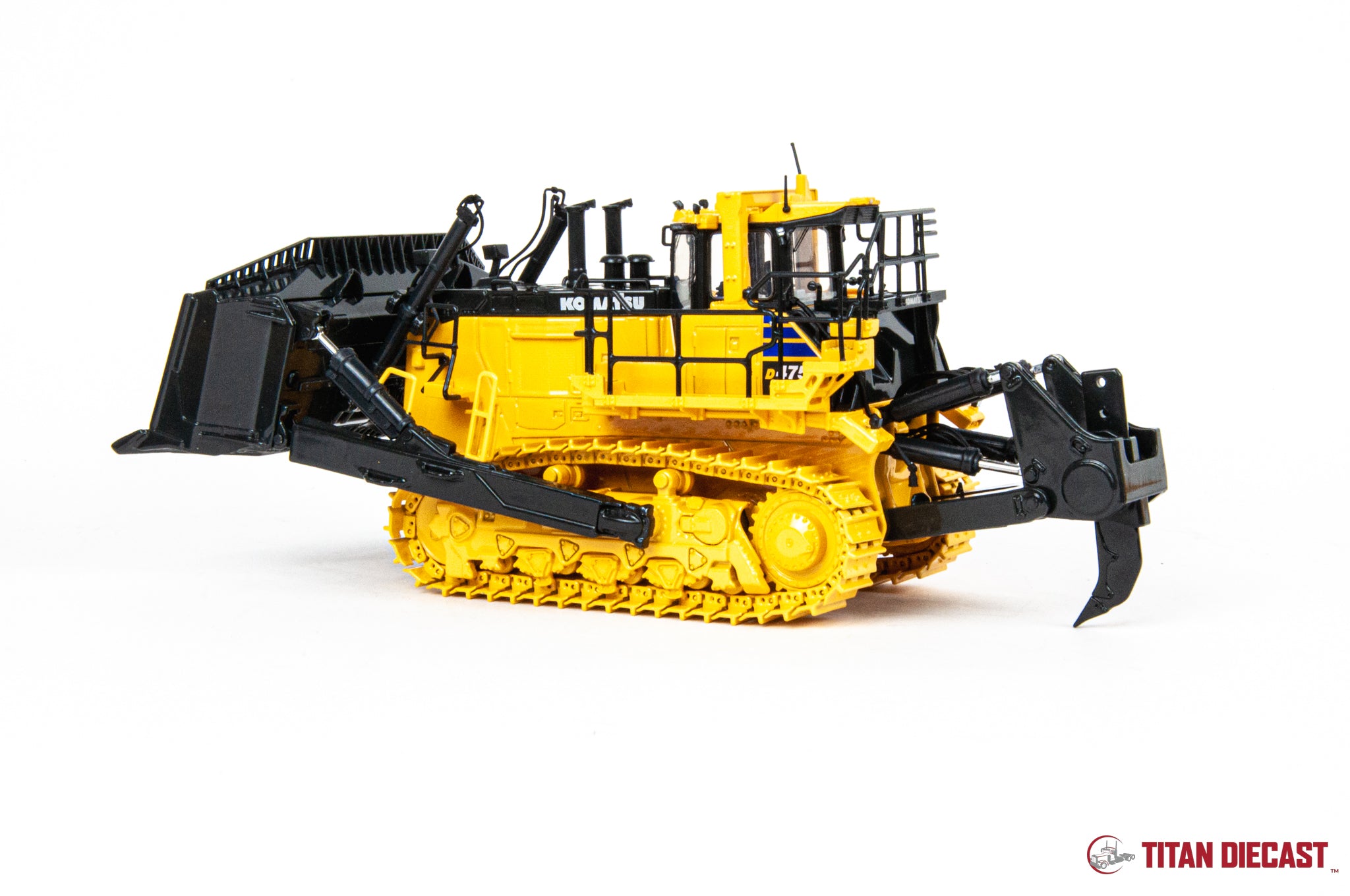 1/50 Scale First Gear Komatsu D475A-8 Dozer