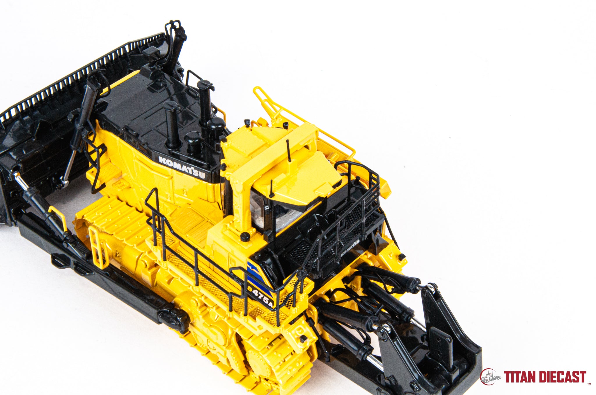 1/50 Scale First Gear Komatsu D475A-8 Dozer